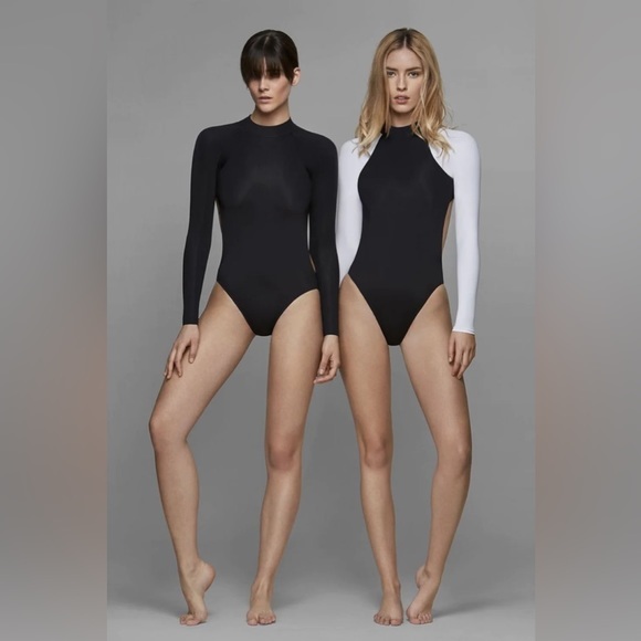 NWOT! AllSisters Scalene Surfsuit - Picture 2 of 4